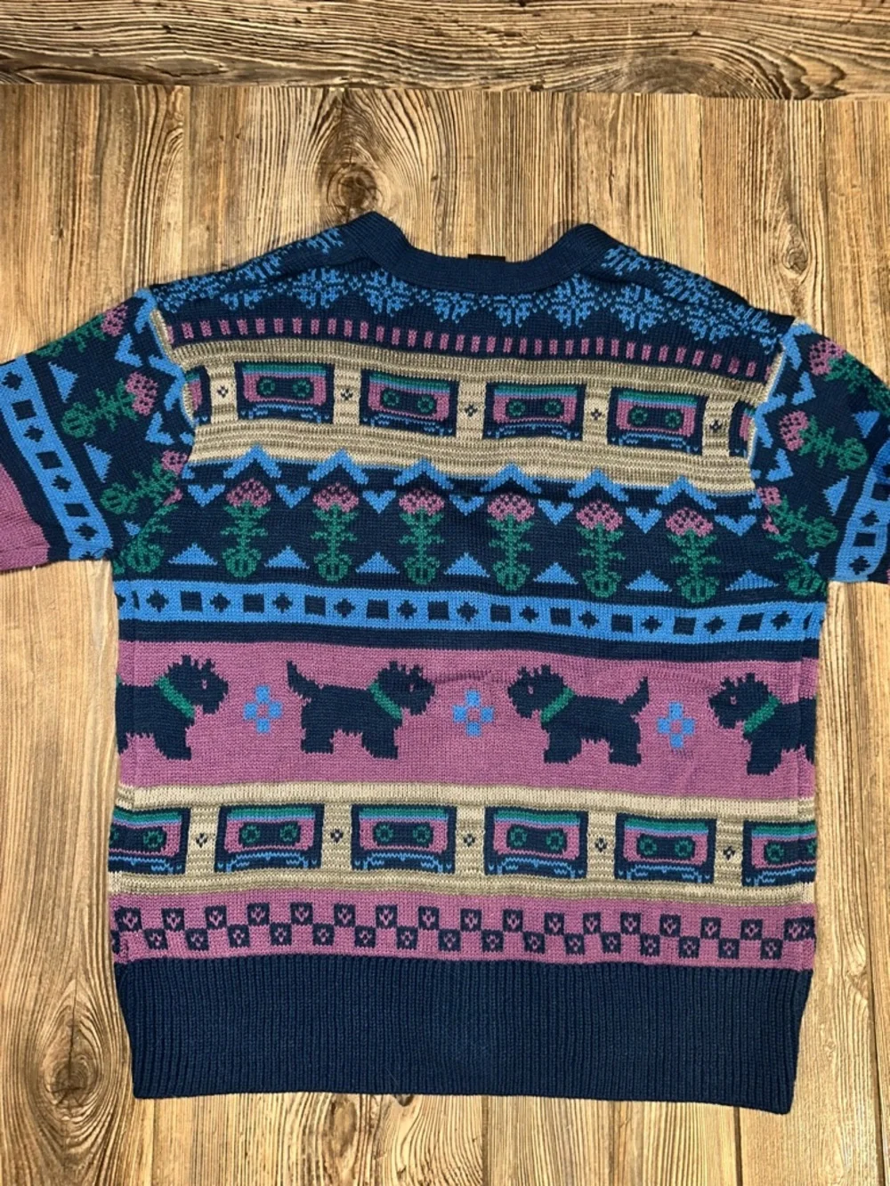 New Stranger Things Collaboration Multicolor Dog-Pattern V-Neck Cardigan Size S - Picture 2 of 8